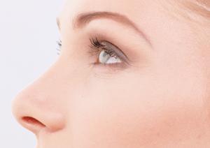 アートメイク施術はクリニック選びに注意